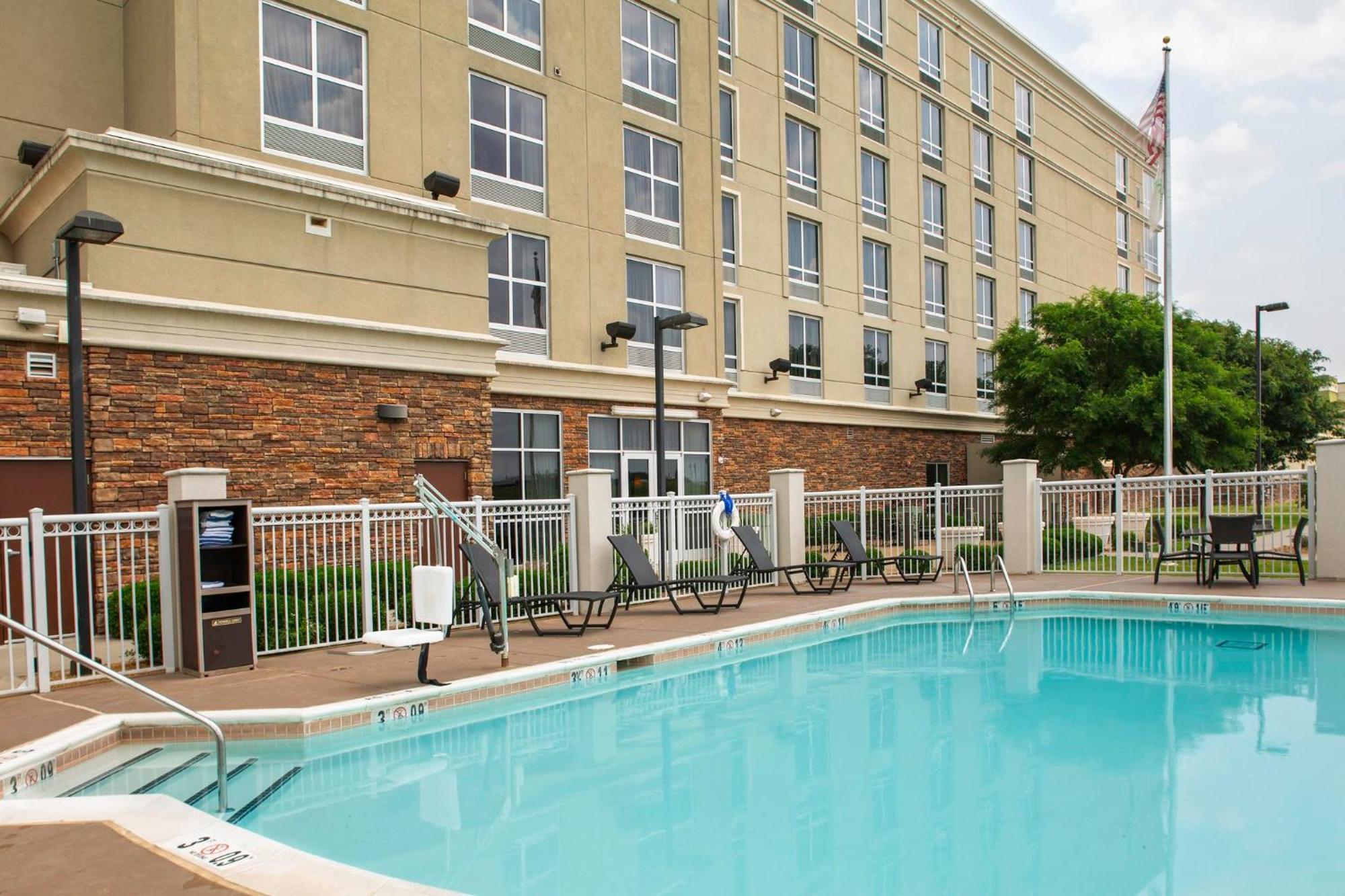 Holiday Inn Ardmore By Ihg Εξωτερικό φωτογραφία